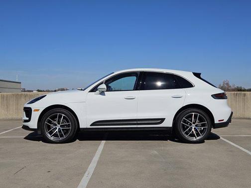2025 Porsche Macan AWD