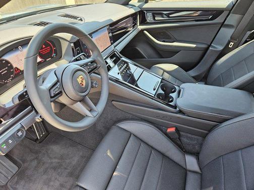 2025 Porsche Panamera RWD