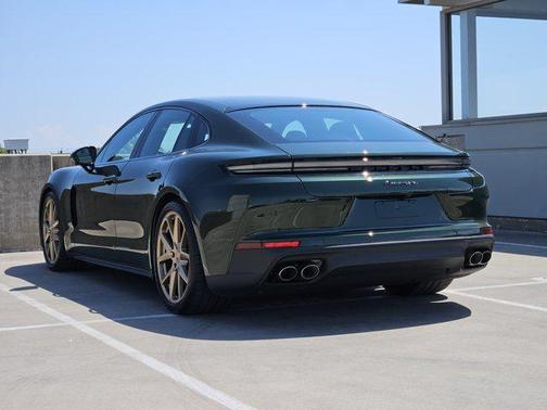 2025 Porsche Panamera RWD