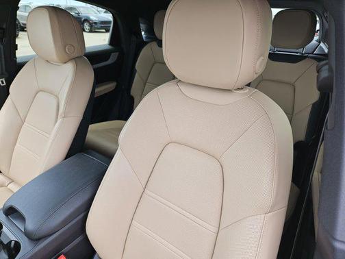 2025 Porsche Cayenne Coupe AWD