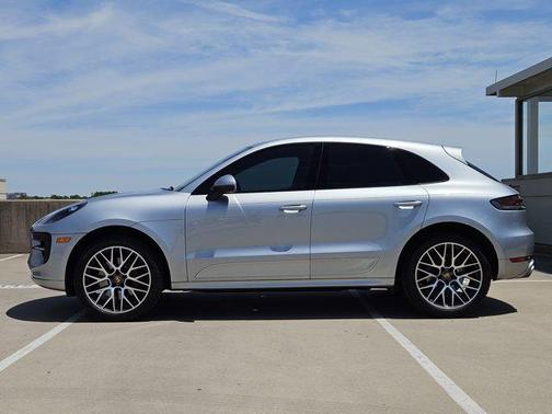 Dolomite Silver Metallic 2020 Porsche Macan Macan
