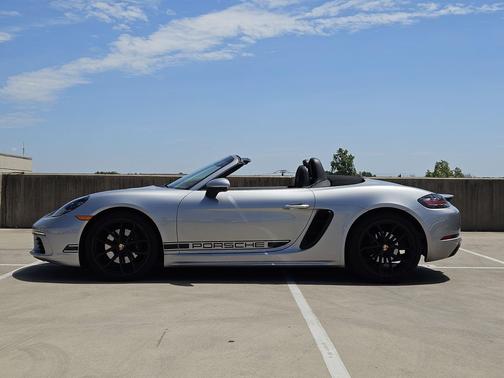 GT Silver Metallic 2024 Porsche 718 Boxster Style Edition