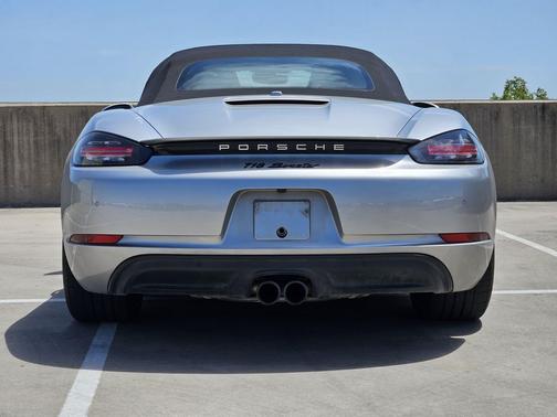 GT Silver Metallic 2024 Porsche 718 Boxster Style Edition