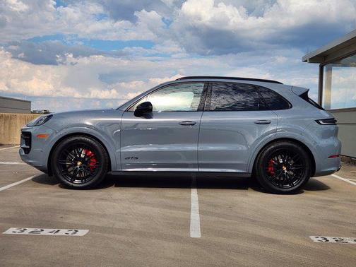 2026 Porsche Cayenne GTS
