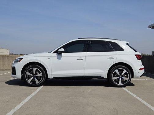 2022 Audi Q5 45 S line Prestige