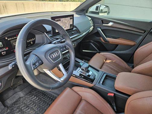 2022 Audi Q5 45 S line Prestige
