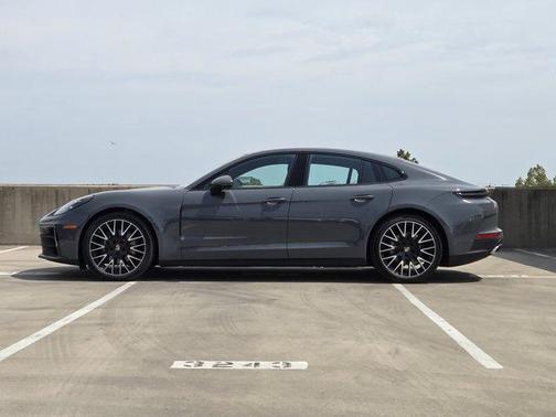 2025 Porsche Panamera RWD