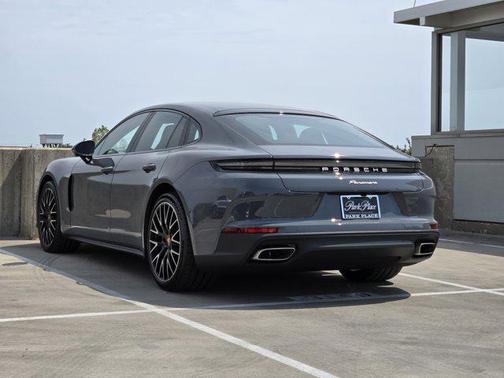 2025 Porsche Panamera RWD