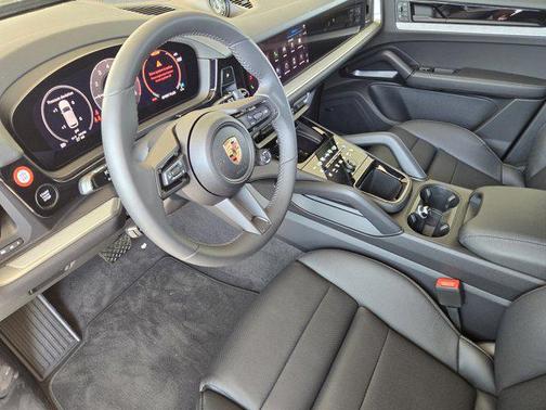 2025 Porsche Cayenne E-Hybrid