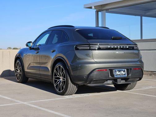 2024 Porsche Macan 4