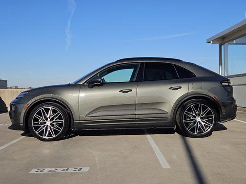 2024 Porsche Macan 4