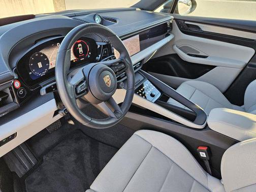 2024 Porsche Macan 4