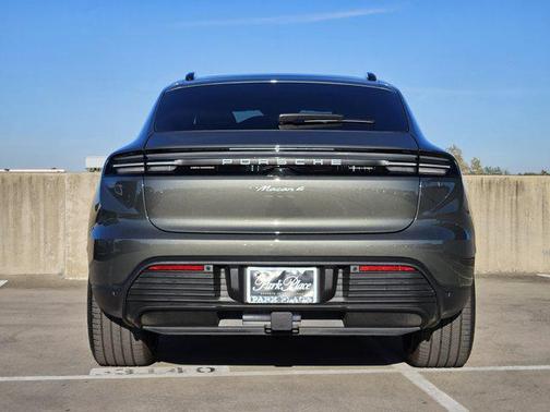2024 Porsche Macan 4