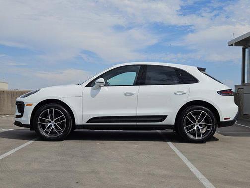 2025 Porsche Macan T