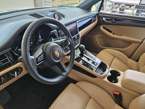 2025 Porsche Macan T