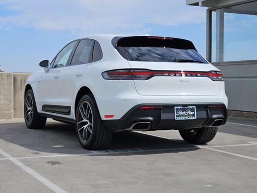 2025 Porsche Macan T