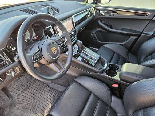 2023 Porsche Macan S