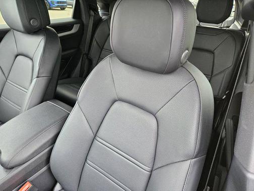 2024 Porsche Cayenne Coupe AWD