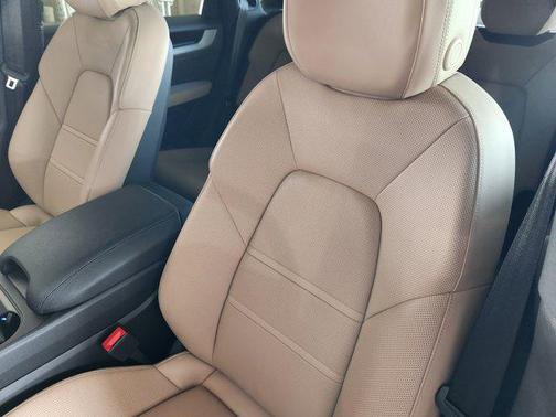 2025 Porsche Cayenne Cayenne