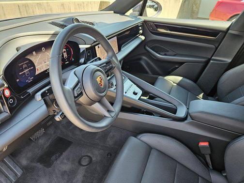 2024 Porsche Macan 4