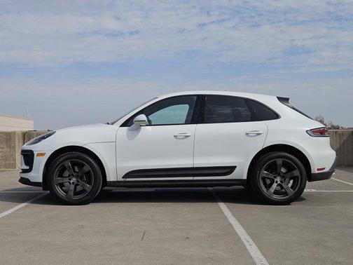 2025 Porsche Macan AWD