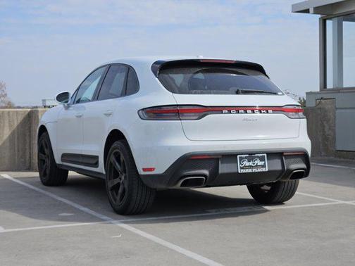 2025 Porsche Macan AWD