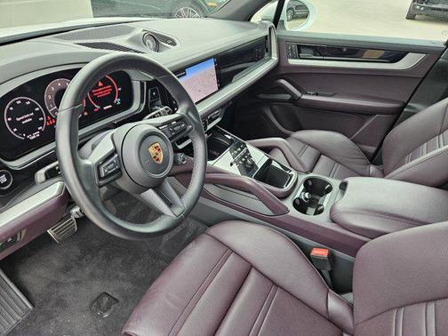 2024 Porsche Cayenne S