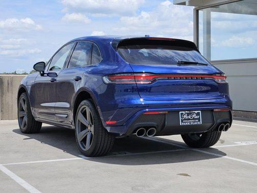 2025 Porsche Macan Base