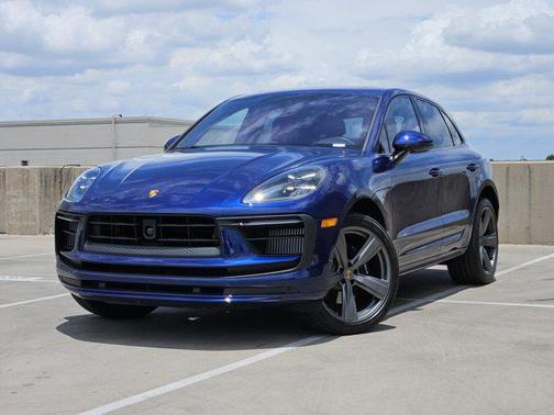 2025 Porsche Macan Base
