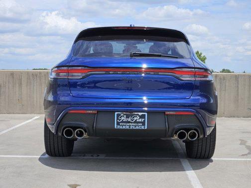 2025 Porsche Macan Base