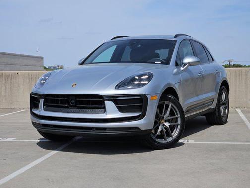 Dolomite Silver Metallic 2025 Porsche Macan Macan