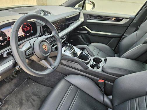 Chromite Black Metallic 2025 Porsche Cayenne Cayenne