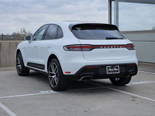 2025 Porsche Macan AWD