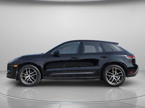 2025 Porsche Macan AWD