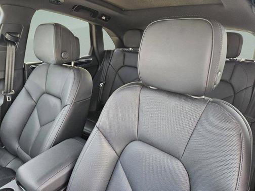 2025 Porsche Macan AWD