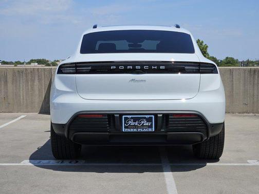 2025 Porsche Macan Electric