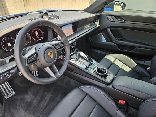2025 Porsche 911 Carrera GTS