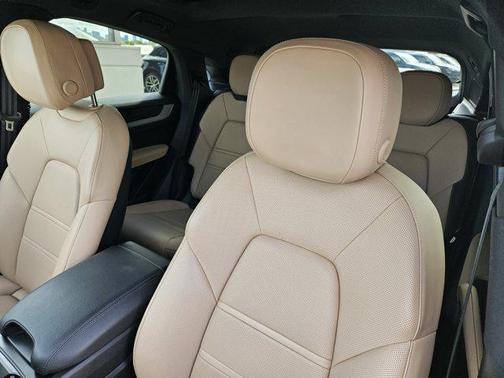 2025 Porsche Cayenne Cayenne