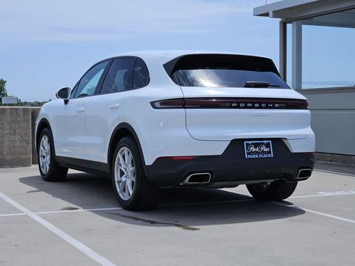 Carrara White Metallic 2026 Porsche Cayenne Cayenne