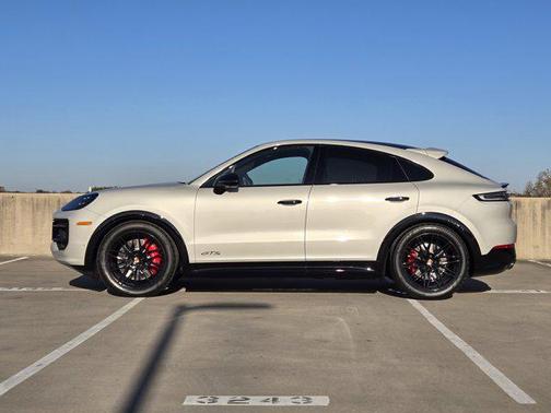 2026 Porsche Cayenne GTS