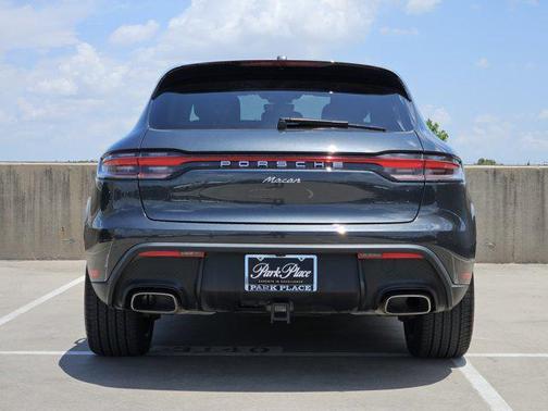 2025 Porsche Macan Base