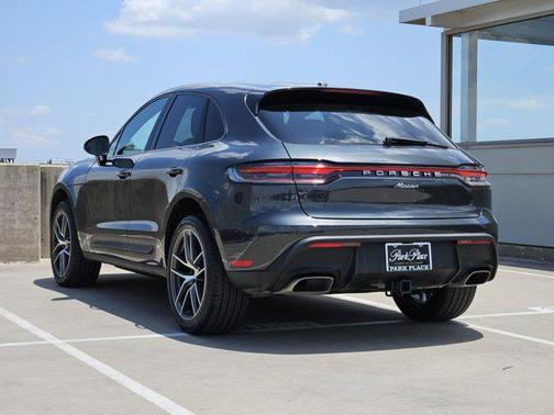 2025 Porsche Macan Base