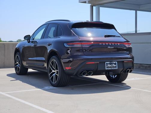 Copper Ruby Metallic 2026 Porsche Macan Macan