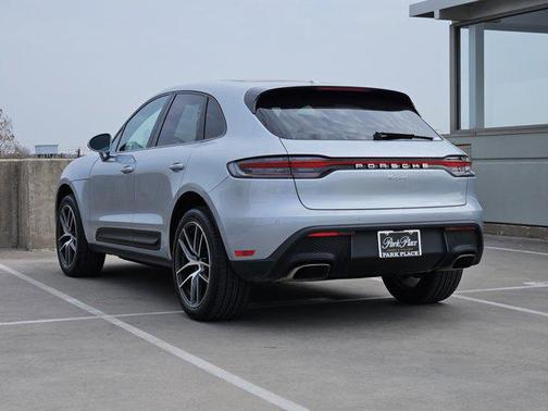 2025 Porsche Macan AWD
