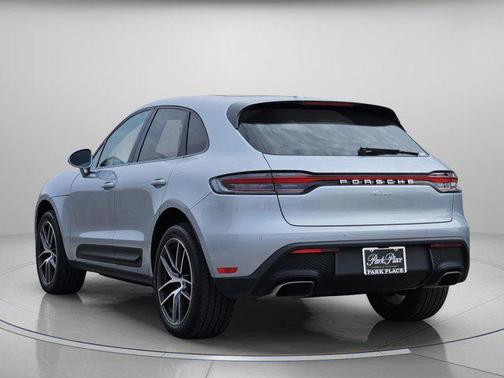 2025 Porsche Macan AWD