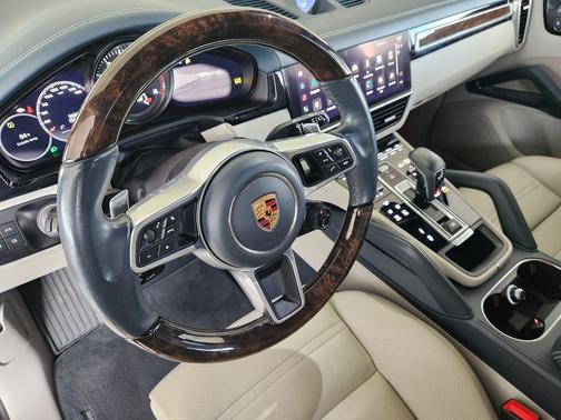 2022 Porsche Cayenne S