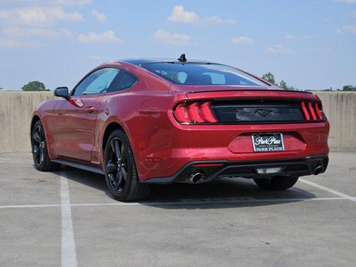 2022 Ford Mustang EcoBoost Premium