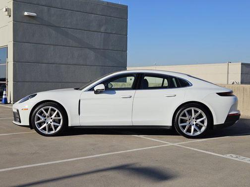 2026 Porsche Panamera RWD