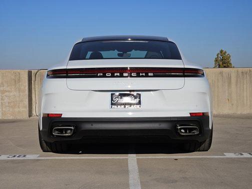 2026 Porsche Panamera RWD