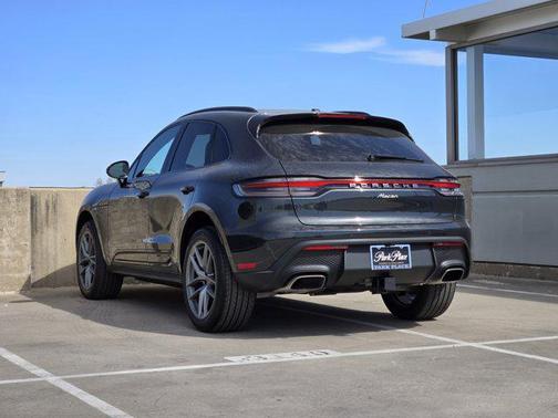 2026 Porsche Macan AWD